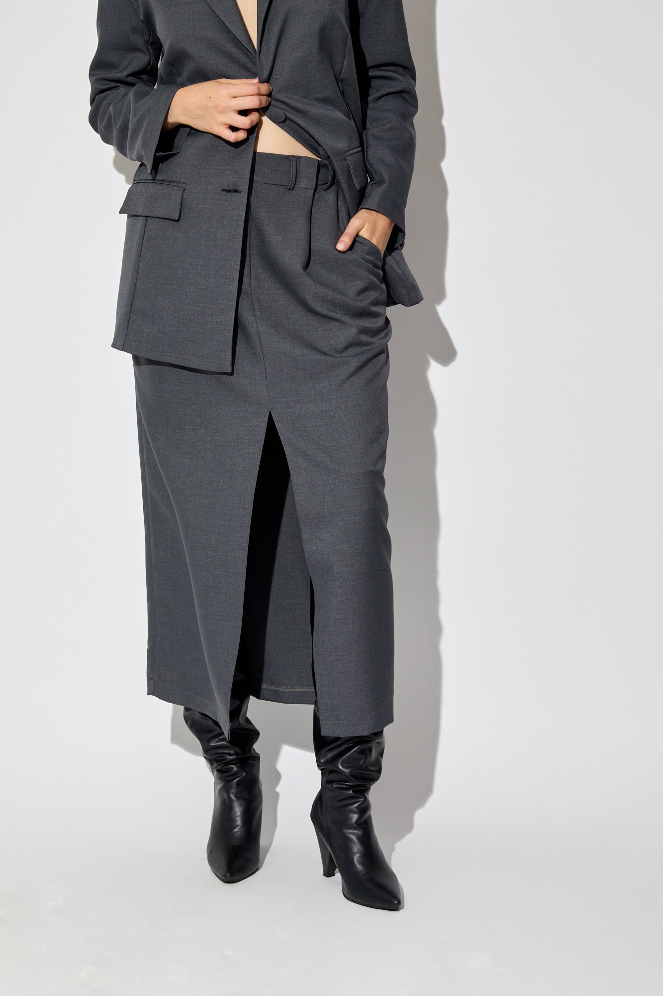 REBECCA SUIT