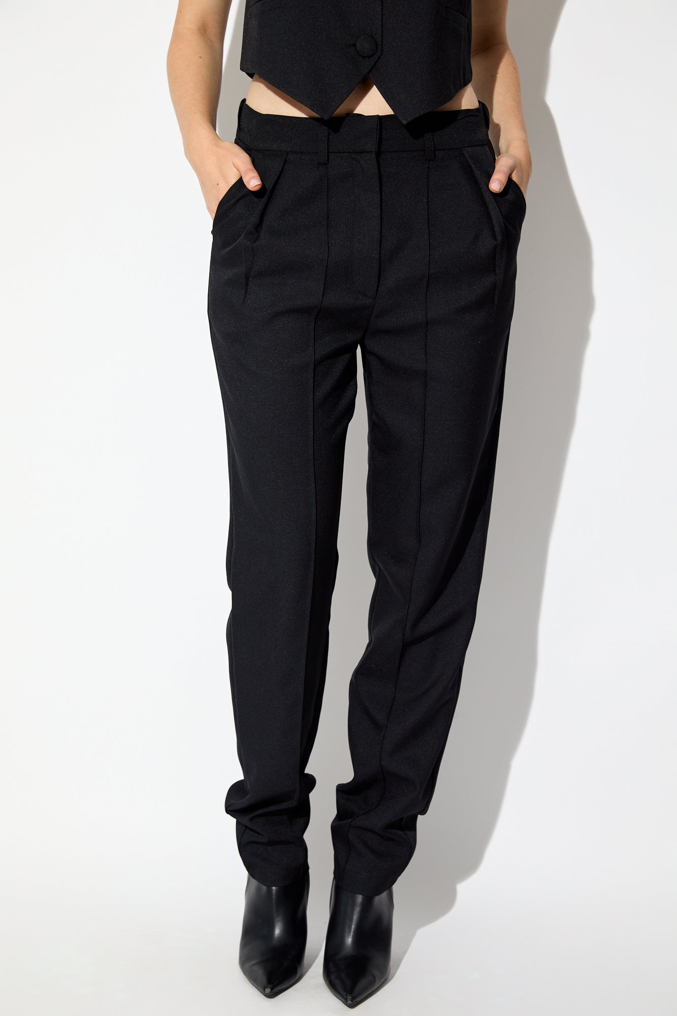 GARCON SUIT